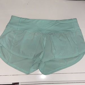 Lulu Lemon Speed Up Low-Rise Short 2.5”